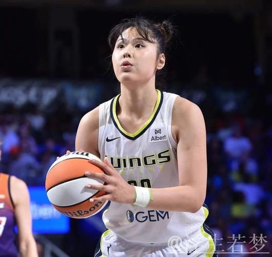 李月汝8+10表现出色 飞翼客场轻取风暴 李月汝8+10表现出色 飞翼客场轻取风暴