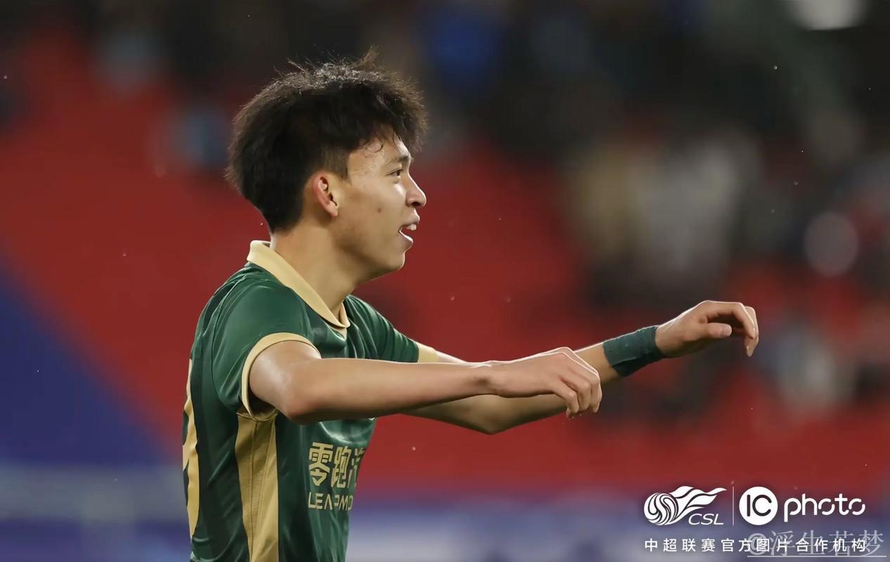 王钰栋中超首球助浙江迎赛季首胜 王钰栋中超首球助浙江迎赛季首胜